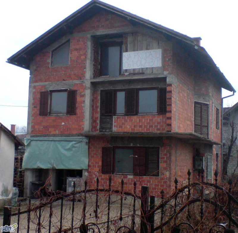Kuća s okućnicom u Bihaću 2