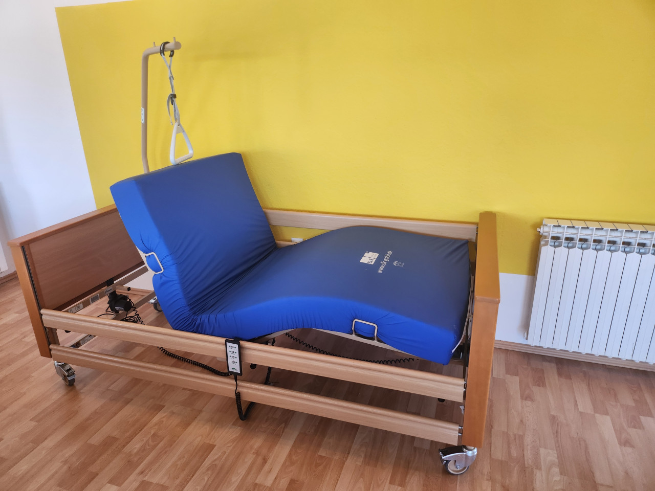 MEDICINSKI ELEKTRICNI KREVET