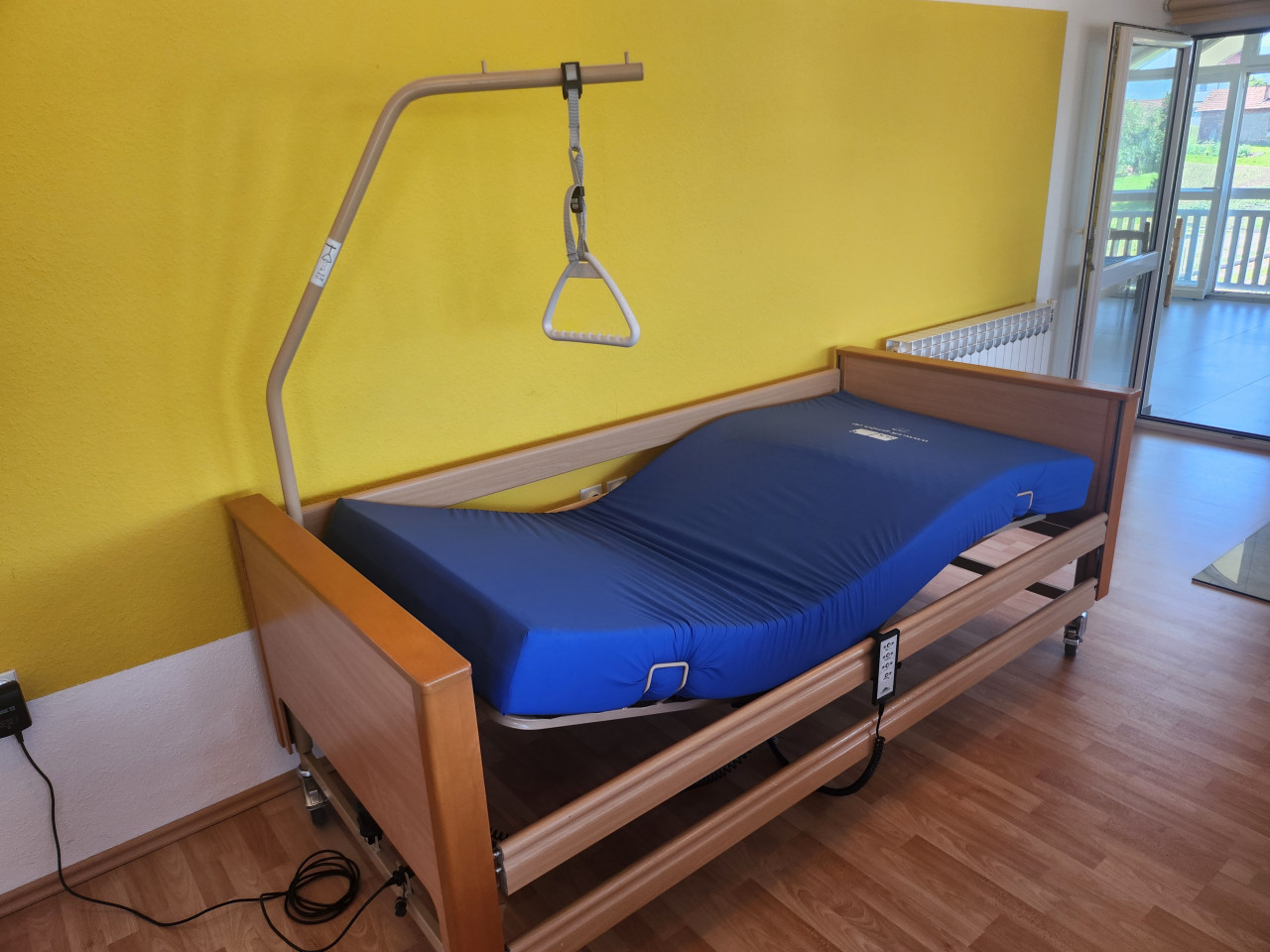 MEDICINSKI ELEKTRICNI KREVET