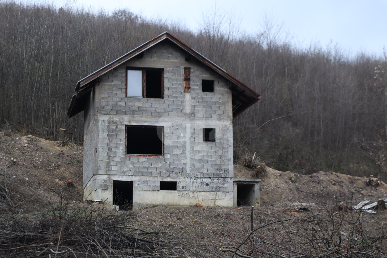 Vikendica u Lukavici sa 2,5 duluma zemlje