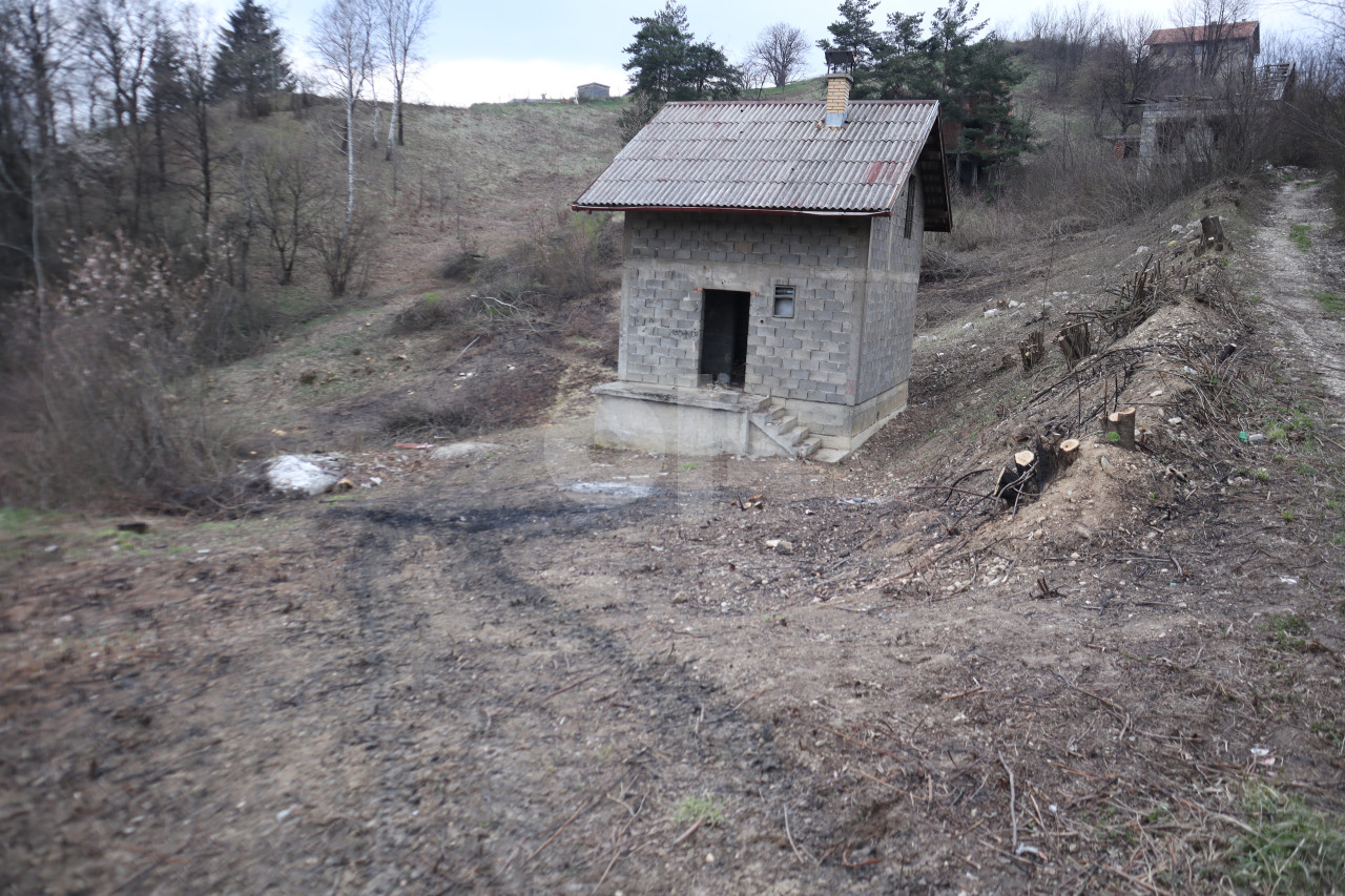 Vikendica u Lukavici sa 2,5 duluma zemlje 3
