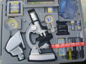 Mikroskop-zoom sa PROJEKTOROM