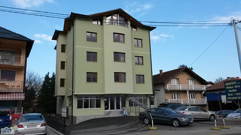 Novosagrađeni Poslovni Objekat, 1100 m2, Ilidža 2