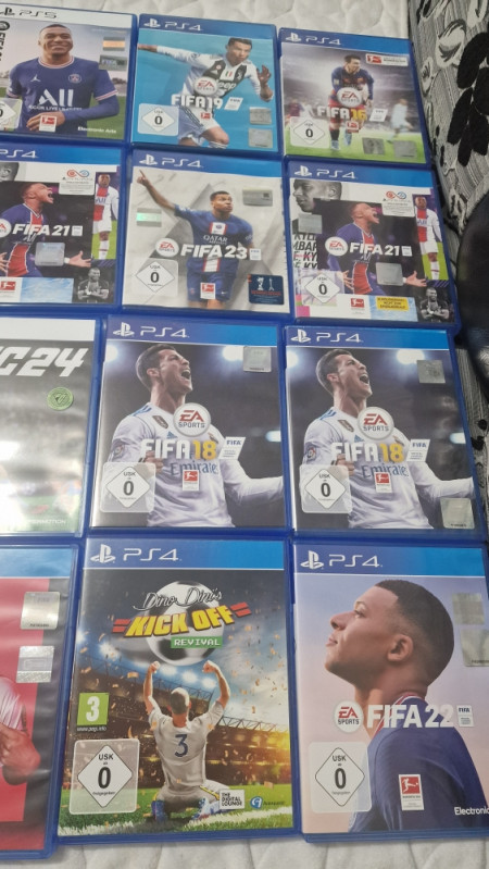 Lot De 4 Jeux FIFA PS4 : FIFA 16, 17, 18, 19, Bon état
