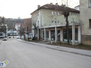 RESIDENTIAL-COMMERCIAL BUILDING. Read the detailed description!!!