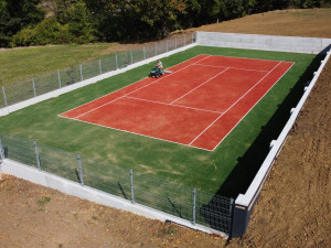 UMJETNA PLASTICNA TRAVA ODBOJKA BAZEN DVORISTE IGRAONICA