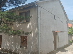 House with land 1660 m2 Mostar, Vrapčići