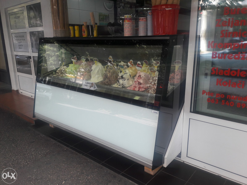 Vitrina za sladoled METRO