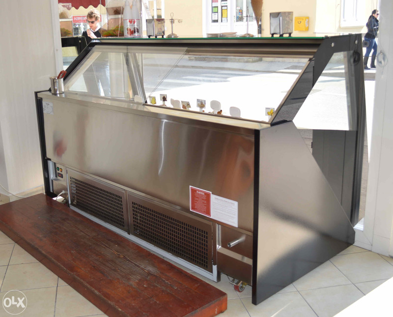 Vitrina za sladoled METRO