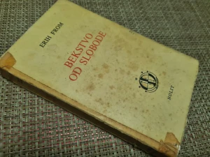 BEKSTVO OD SLOBODE, Erih From