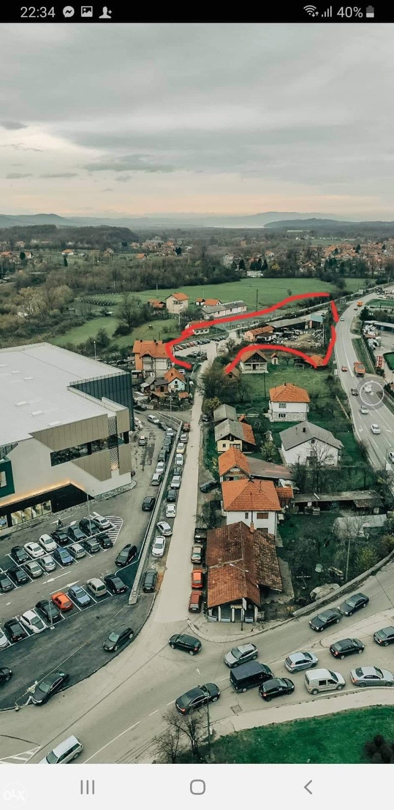 Prodaja placa u Živinicama , uz magistralnu cestu.