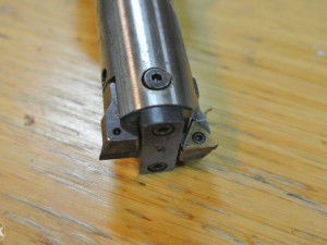 GLODALO  SA  PLOCICAMA  NA  RAZMICANJE