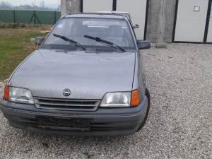 Opel Kadet 1.6benzin 065/775-822 Dijelovi djelovi delovi