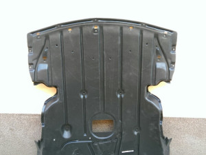 Pvc zastita ispod motora bmw 3 e 90