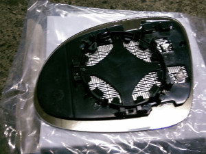 Staklo retrevizota vw tiguan 2007-2011 god