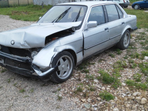 BMW 324d 88god Bih papiri Dijelovi djelovi delovi