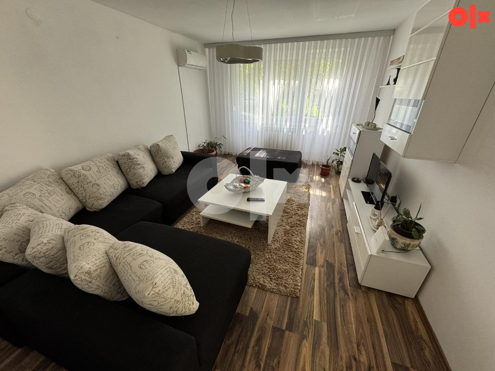 Kratkoročno iznajmljivanje 3-sobnog apartmana 3