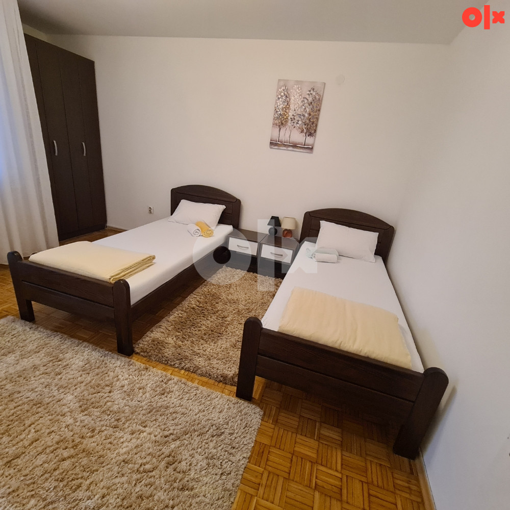 Kratkoročno iznajmljivanje 3-sobnog apartmana 2