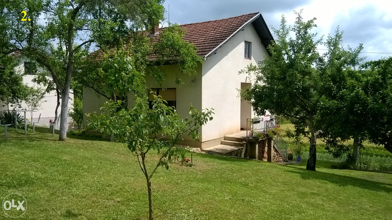 Kuća sa okućnicom