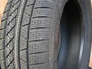 Gume 215/80 15 102S 4x4 Petlas Explero Winter
