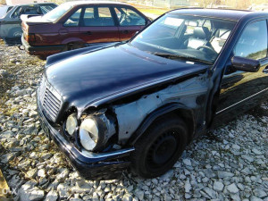 mercedes 210 u djelovima