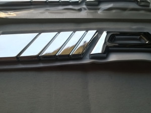Natpis - /// AMG - metalni