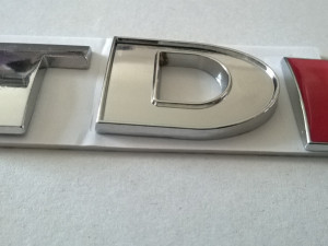 Natpis - T D I - metalni / crveno I.