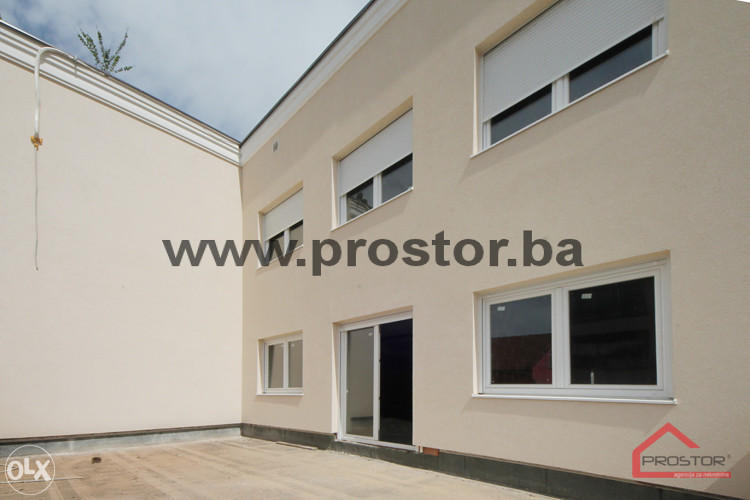 PROSTOR prodaje: Stambeno poslovni objekat, Konjic 16