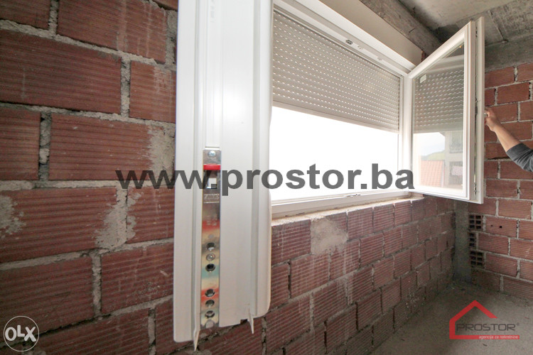 PROSTOR prodaje: Stambeno poslovni objekat, Konjic 13