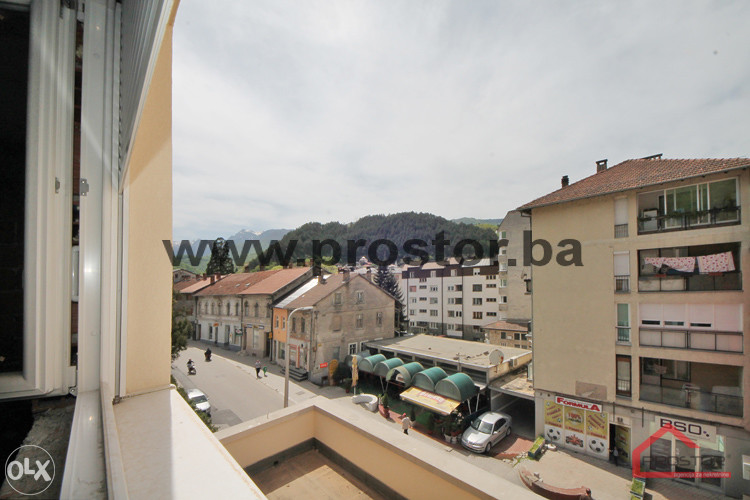 PROSTOR prodaje: Stambeno poslovni objekat, Konjic 18
