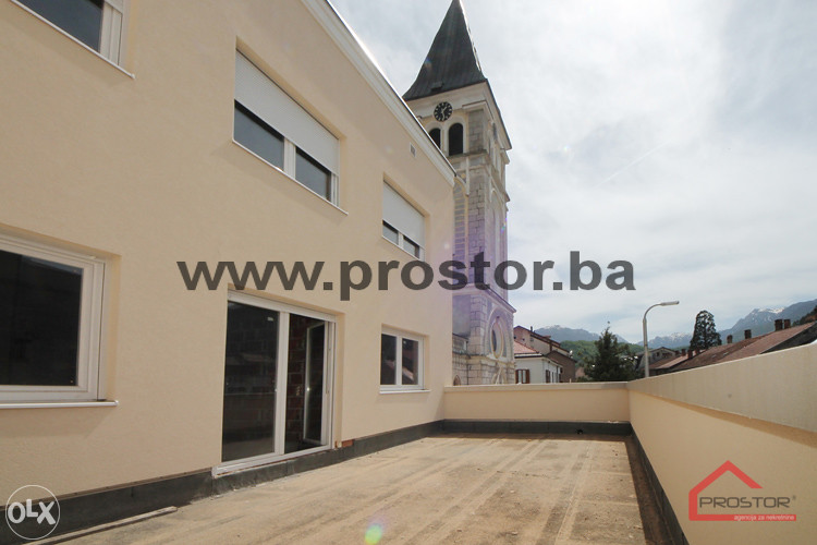 PROSTOR prodaje: Stambeno poslovni objekat, Konjic 15