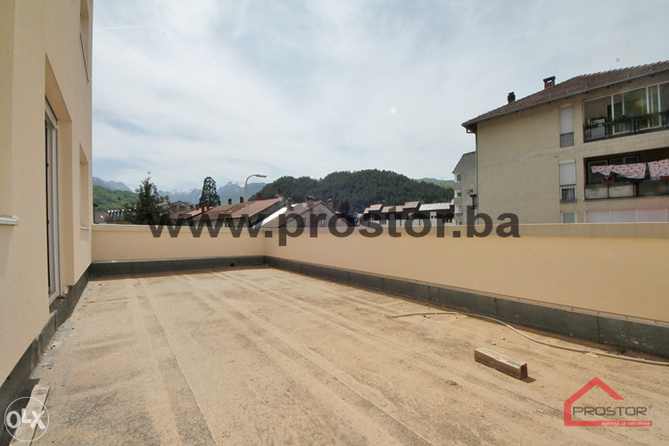 PROSTOR prodaje: Stambeno poslovni objekat, Konjic 20