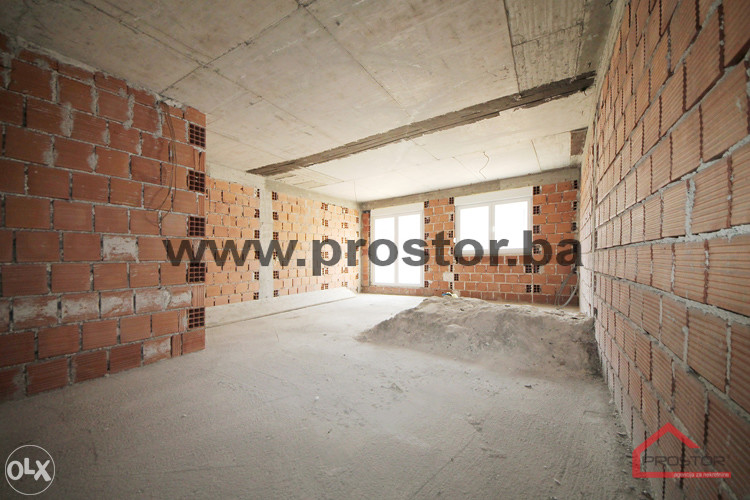 PROSTOR prodaje: Stambeno poslovni objekat, Konjic 11