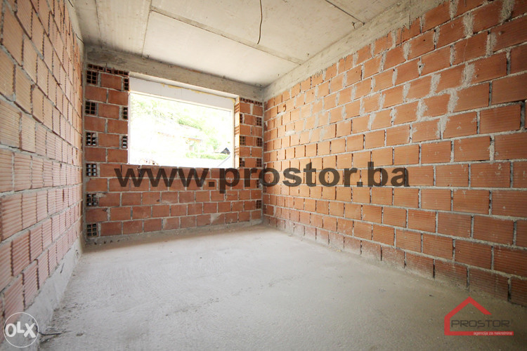 PROSTOR prodaje: Stambeno poslovni objekat, Konjic 12