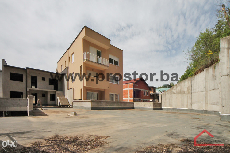 PROSTOR prodaje: Stambeno poslovni objekat, Konjic 8
