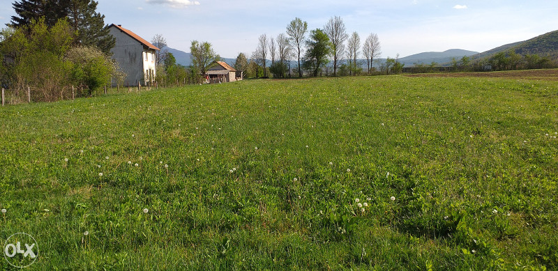 Zemljište u centru Krnjeuše - BOS. PETROVAC 3