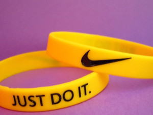 NIKE narukvica JUST DO IT ZUTA