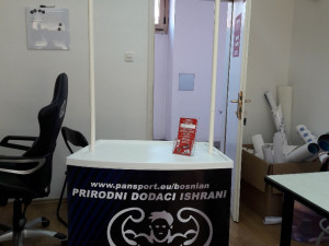 REKLAMNI PROMO PULT STAND za prezentacije