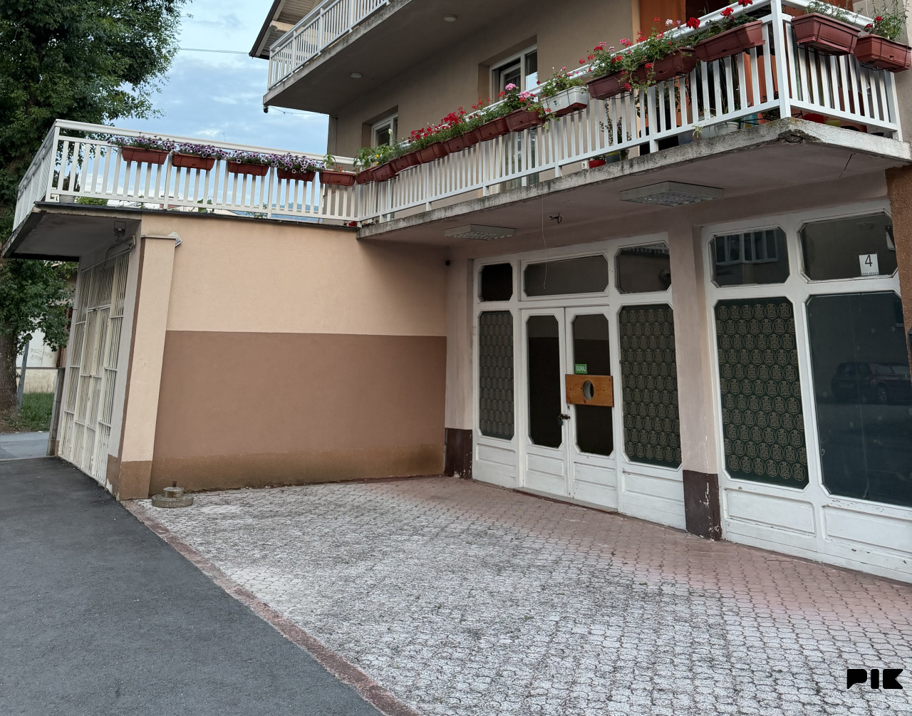 Poslovni (skladišni) prostor Hrasnica 95m2 2