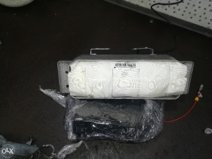 Airbeg jastuk instrument table audi a6 4f