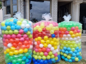 Loptice za bazen  tatami i gumene podloge te oprema za igraonice