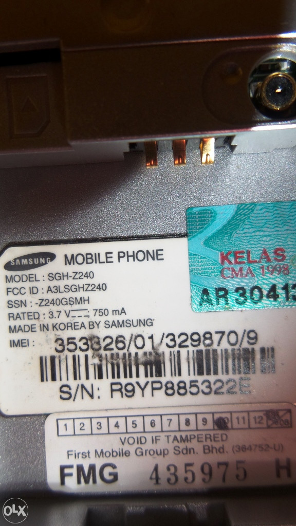 Mobitel Panasonic EB-X500 i Samsung SGH-Z240 Mobiteli u