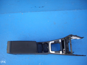 VW Passat 2007-naslonjač za ruku (ostali dijelovi)