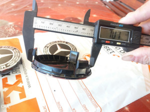 CEPOVI ZA ALU FELGE MERCEDES BENZ 75mm CRNI