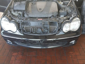 Mercedes C Klasa 220 CDI 2005-dijelovi limarije i mehanike