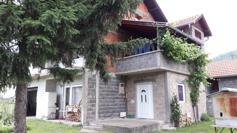 Kuća sa okućnicom 3