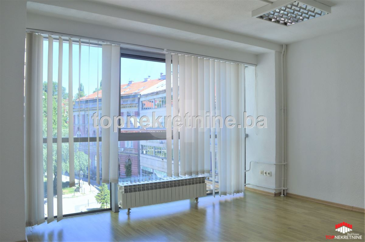 Poslovna zgrada u centru grada, Marijin Dvor 14