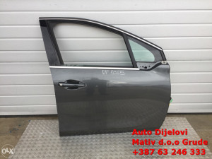 Vrata prednja desna Peugeot 208 2012. g