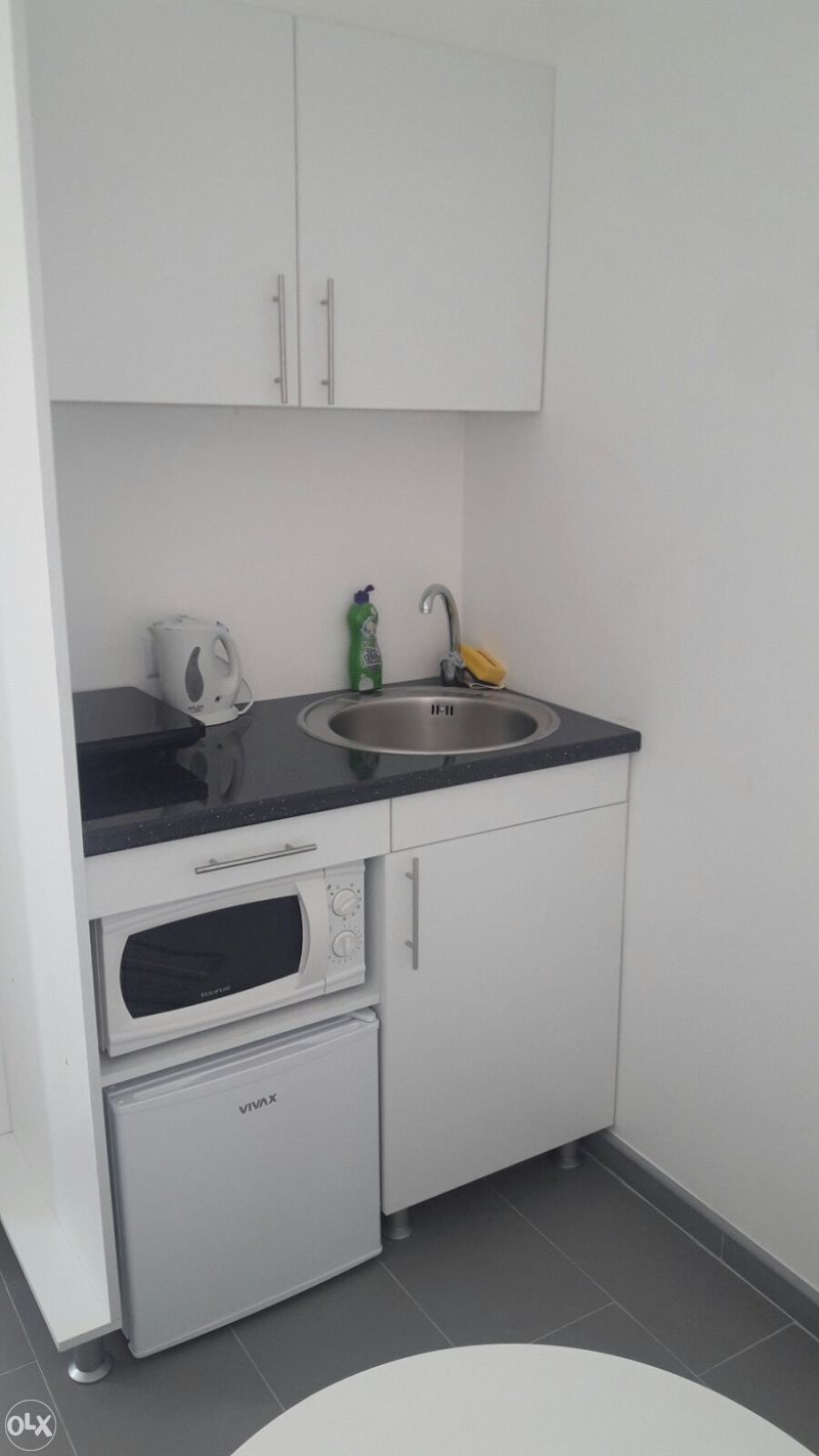 STAN NA DAN (GARSONJERA) TUZLA 066 749 844 18