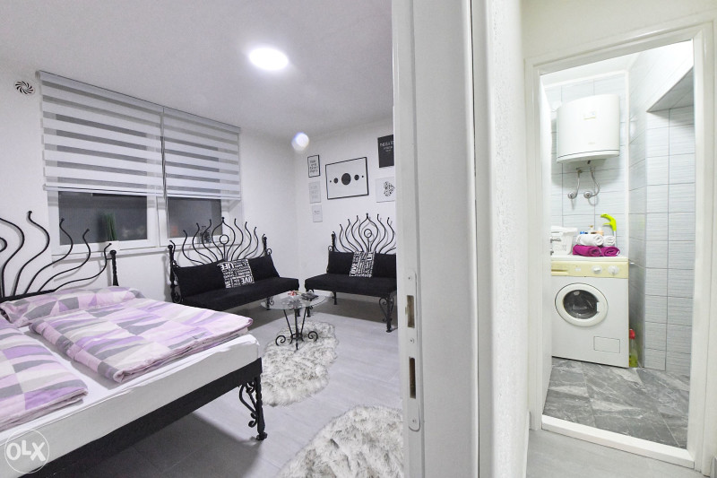 STAN NA DAN (GARSONJERA) TUZLA 066 749 844